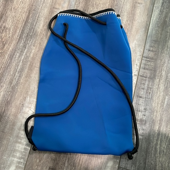 Triangl Blue Drawstring Neoprene Backpack Bag - Picture 2 of 4